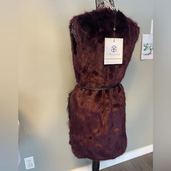 FURIOUS FUR
Deep Pocket Vest. - Picture 5 of 5